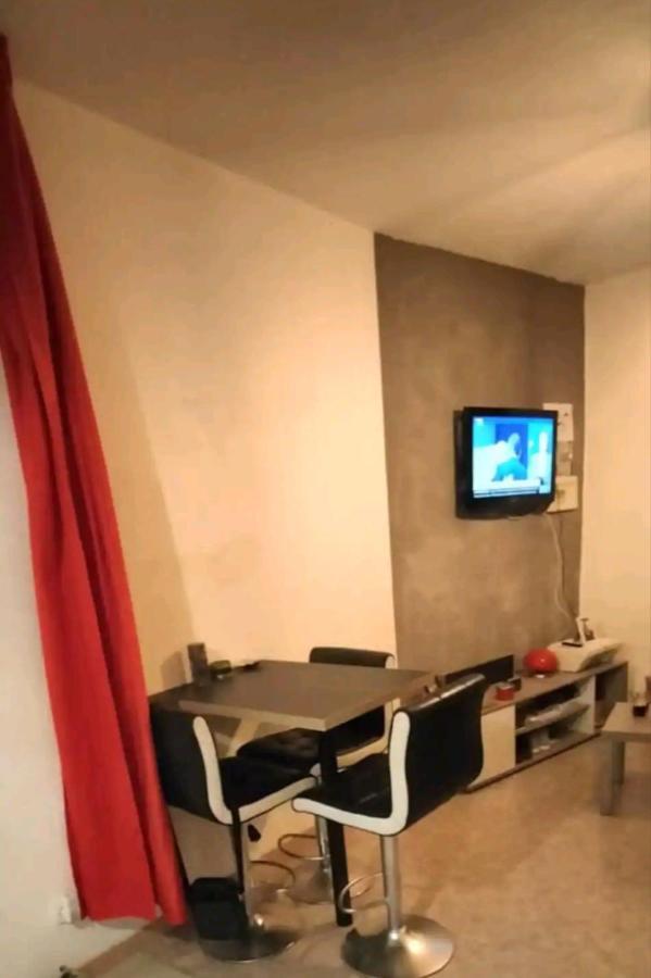 Charmant Studio Apartment Tarascon-sur-Ariege Exterior photo